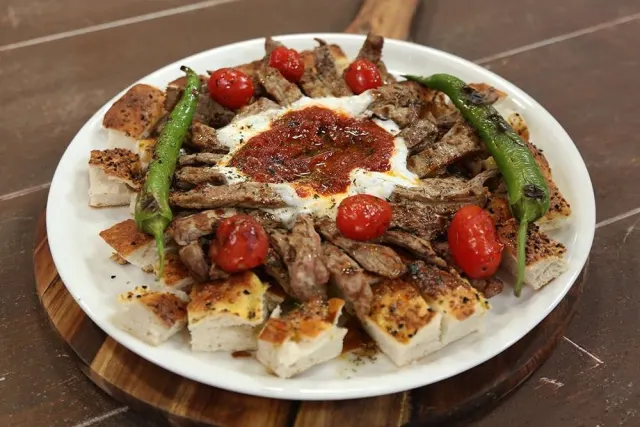 Köfte İskender